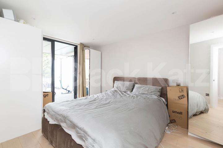 Spacious two bedroom and two bathroom with a large private balcony Tottenham Lane, Crouch End
